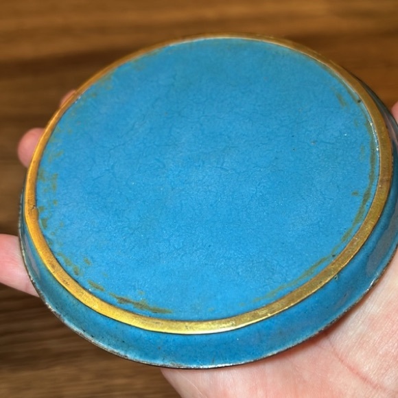 Vintage cloisonné enamel sake set with bottle, 4 shot glasses and under plate - Picture 14 of 14